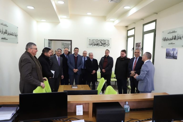 استقبال   مركز التحكيم التجاري في غرفة تجارة وصناعة محافظة الخليل كل من سعادة السفير المغربي في فلسطين الأستاذ عبد الرحيم مزيان و رئيس وأعضاء جمعية الصداقة الفلسطينية المغربية
